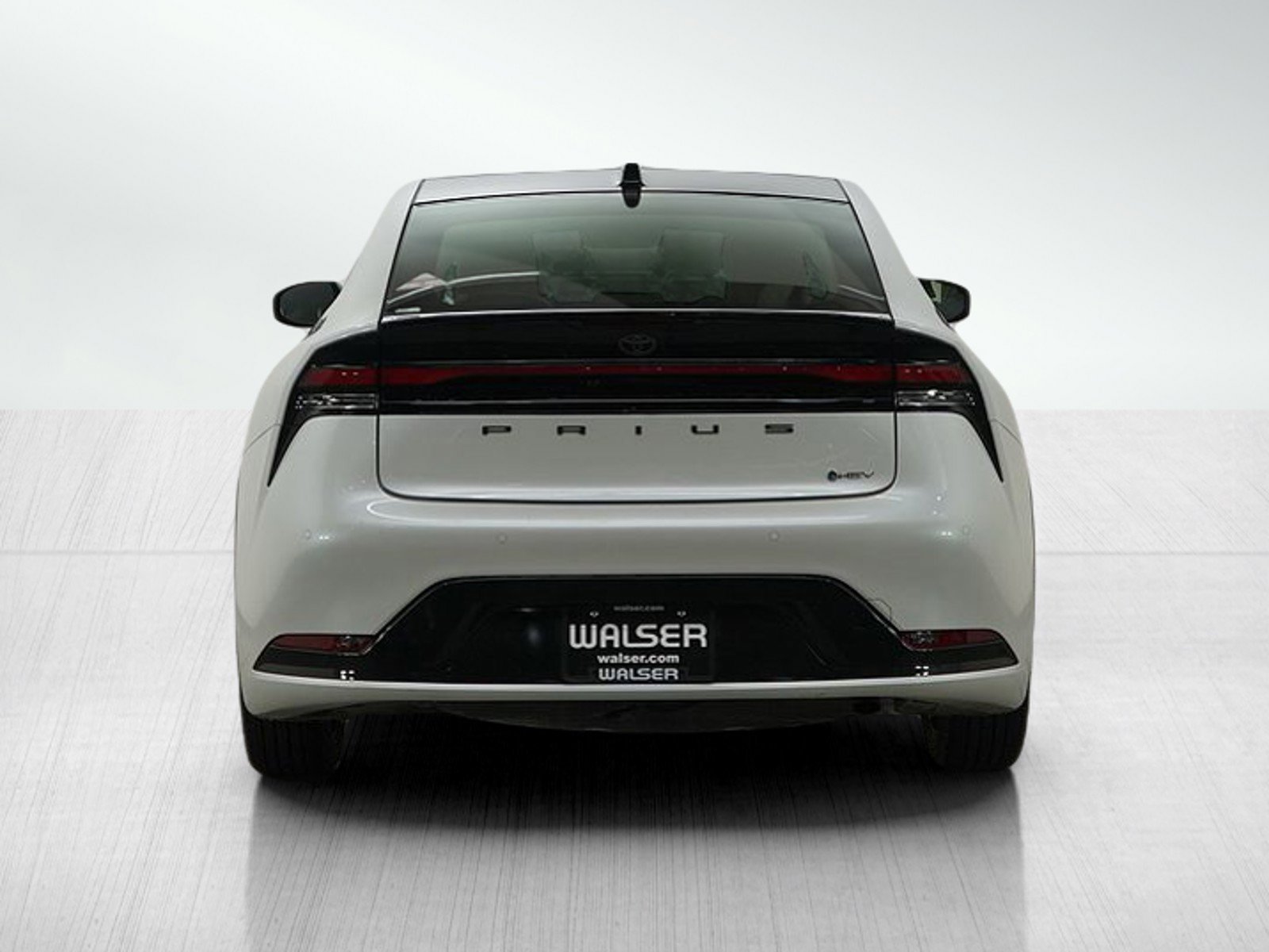 Used 2025 Toyota Prius XLE image 6