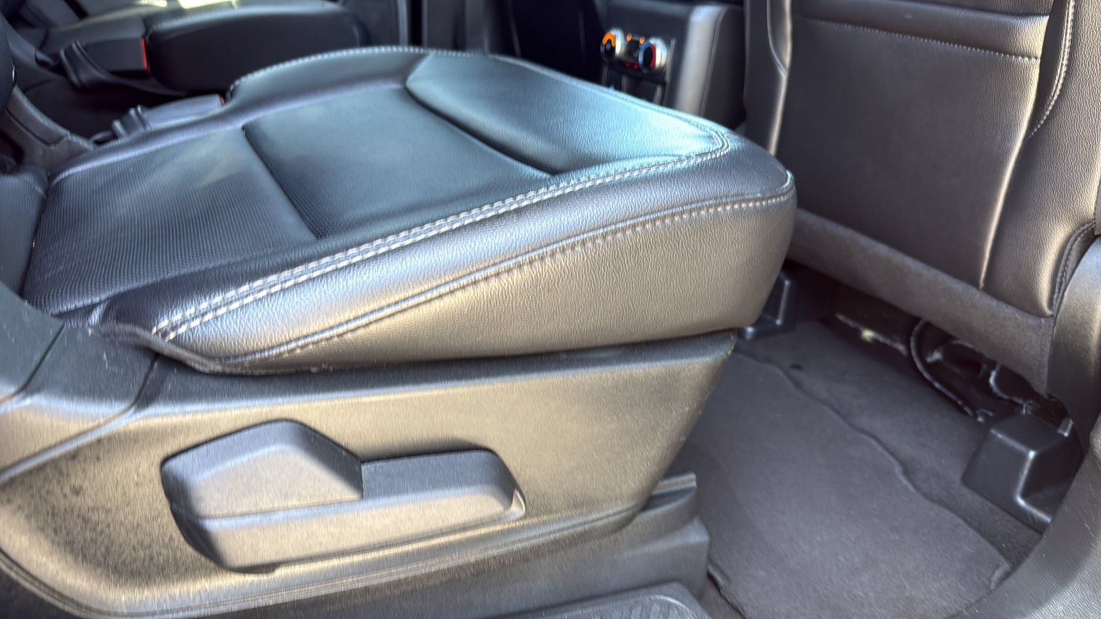 Used 2024 Ford Explorer Limited RWD image 23