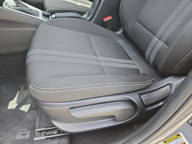Used 2025 Hyundai Venue SEL FWD image 14