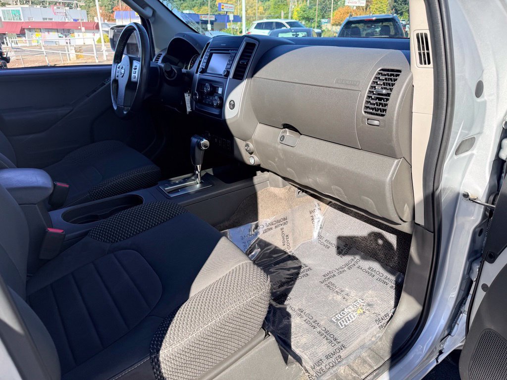 Used 2017 Nissan Frontier PRO-4X AWD/4WD image 30