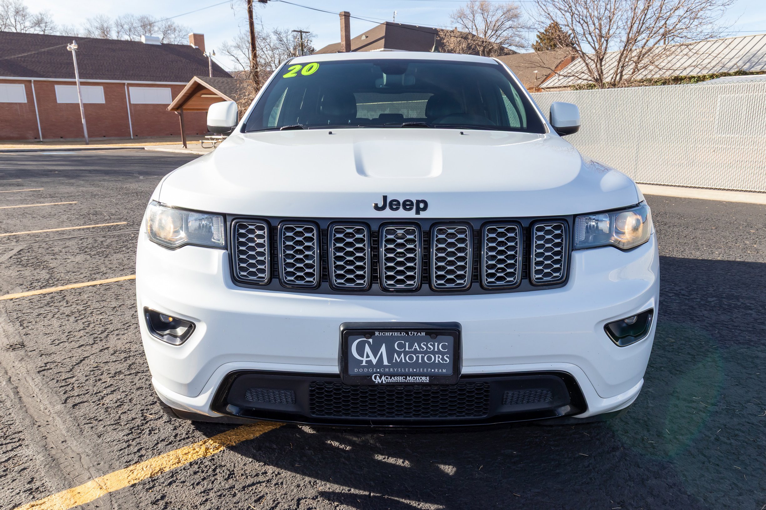 Used 2020 Jeep Grand Cherokee Altitude image 4