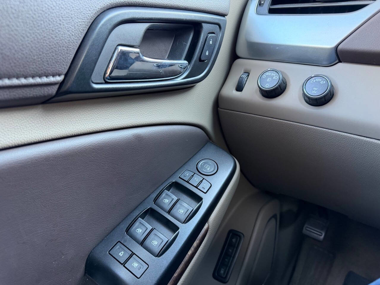 Used 2017 Chevrolet Tahoe LT image 24