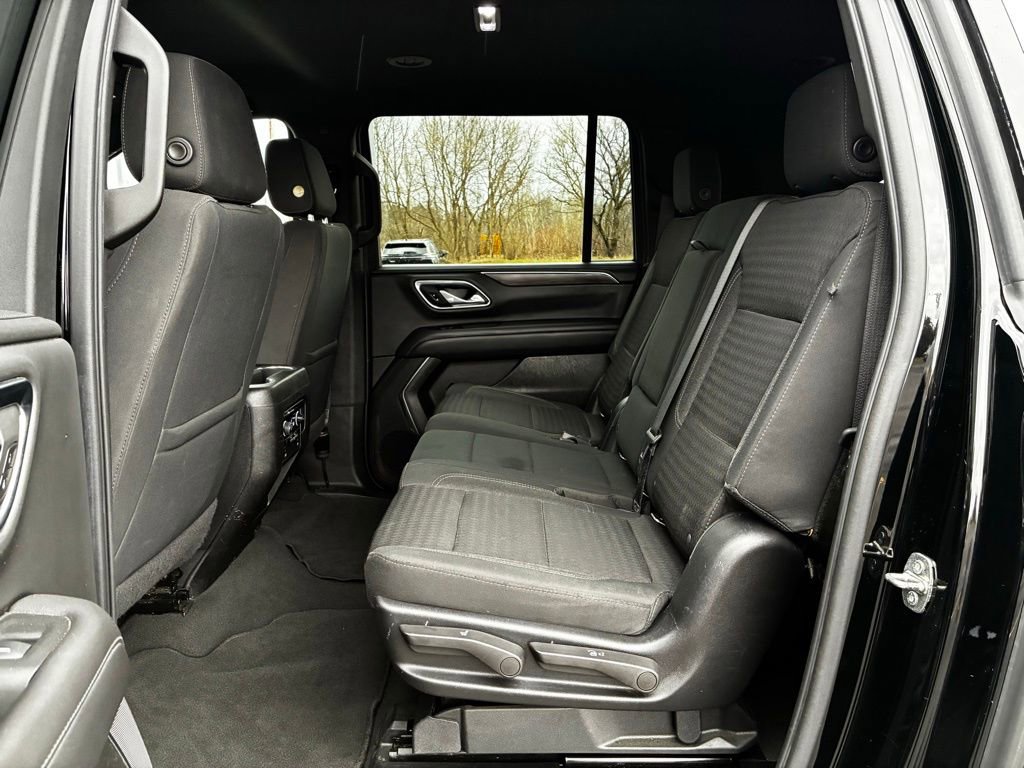 Used 2022 Chevrolet Suburban LS image 30