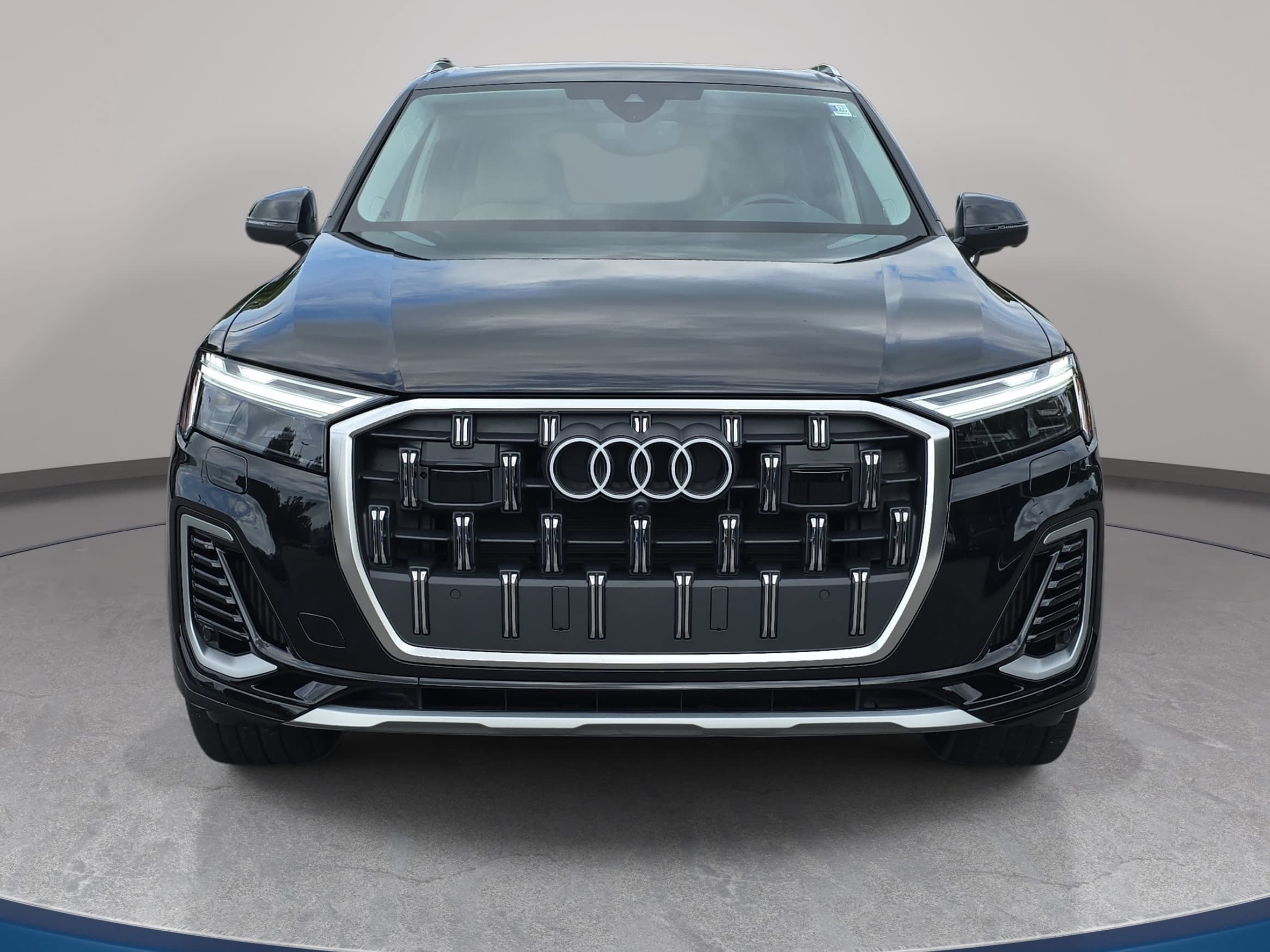Used 2025 Audi Q7 3.0T Premium Plus AWD/4WD image 2