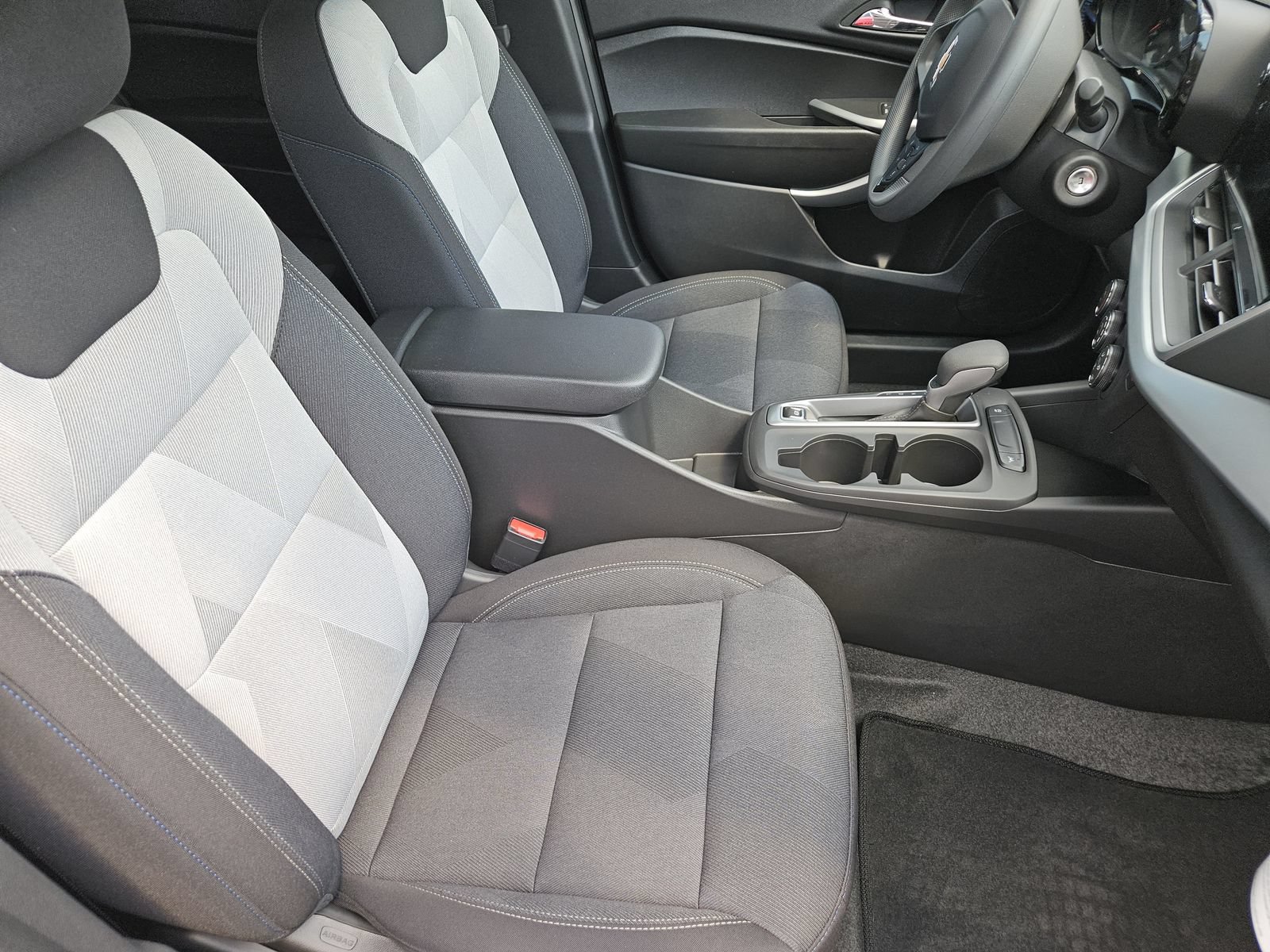 New 2026 Chevrolet Trax LS w/ LS Convenience Package FWD image 15