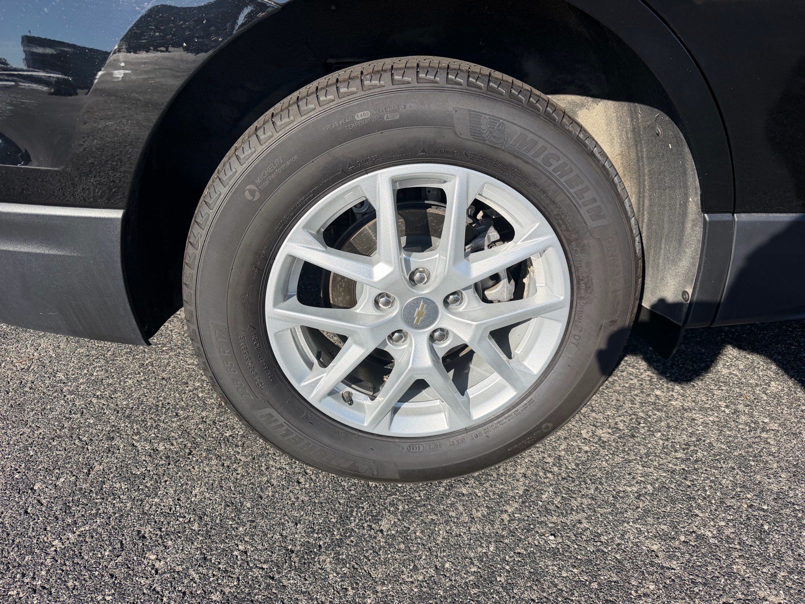 Used 2024 Chevrolet Equinox LT w/ LPO, Floor Liner Package FWD image 15