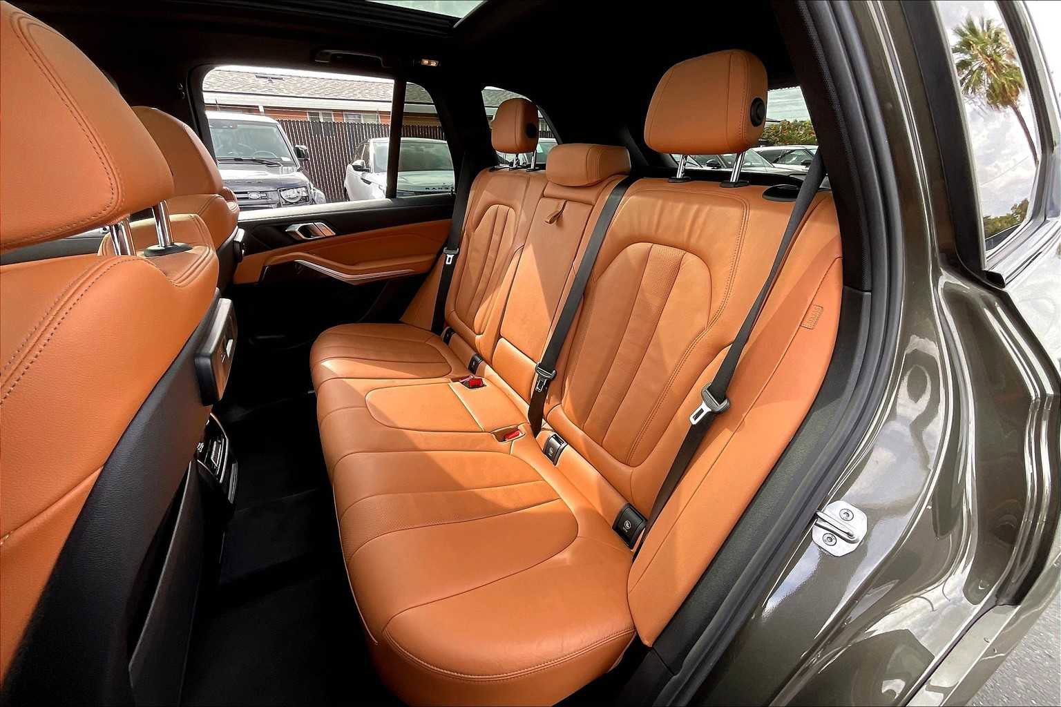 Used 2022 BMW X5 xDrive40i w/ M Sport Package image 29