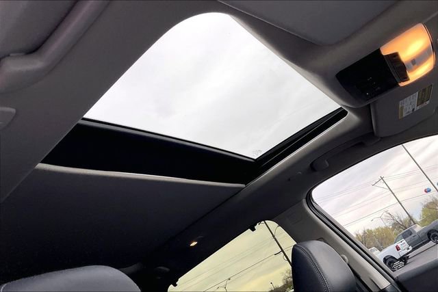 Used 2024 Nissan Rogue SL w/ SL Premium Package image 17