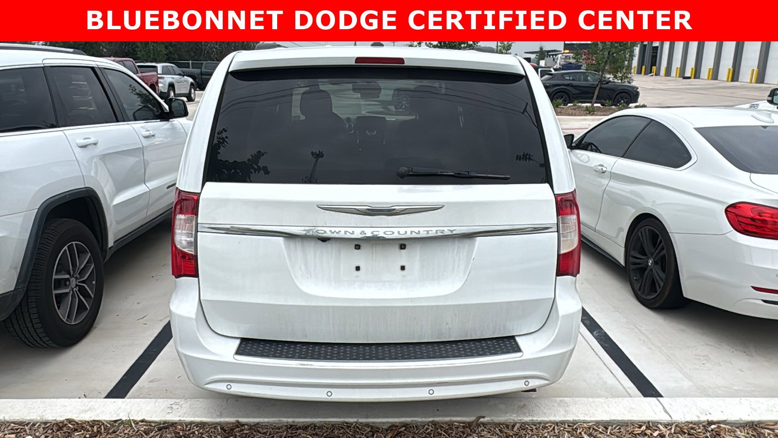 Used 2013 Chrysler Town & Country Touring-L w/ Driver Convenience Group FWD image 5
