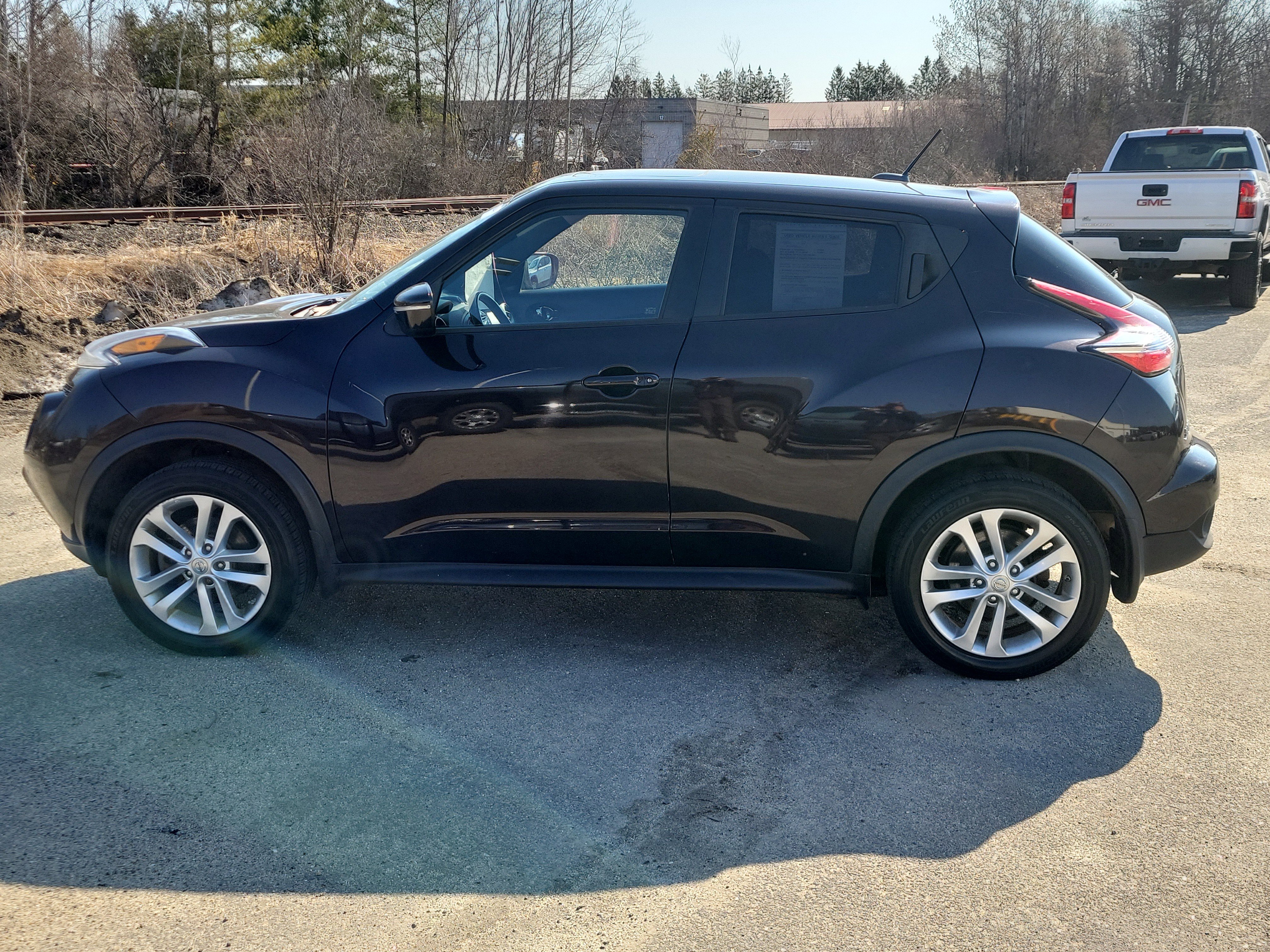 Used 2015 Nissan Juke SV w/ Cold Weather Package AWD/4WD image 8