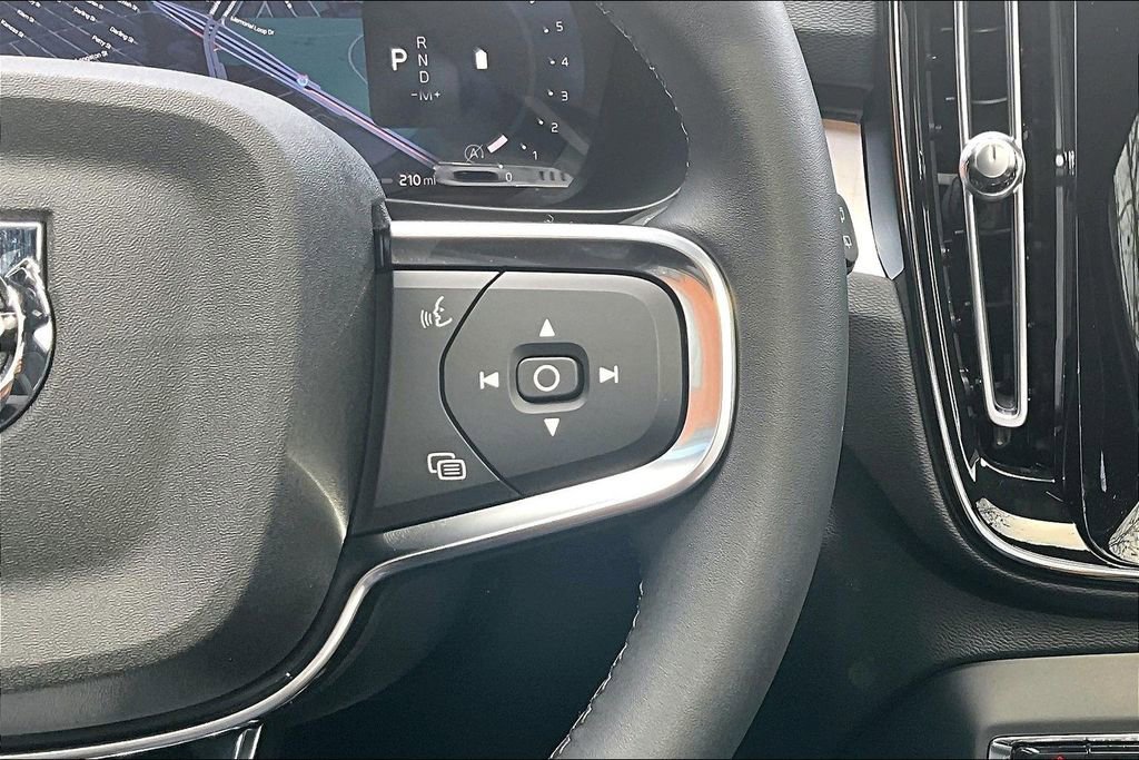 New 2026 Volvo XC40 B5 Ultra w/ Protection Package Premier AWD/4WD image 18