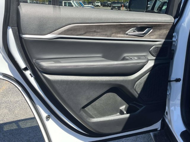 New 2027 Jeep Grand Cherokee L Limited AWD/4WD image 15