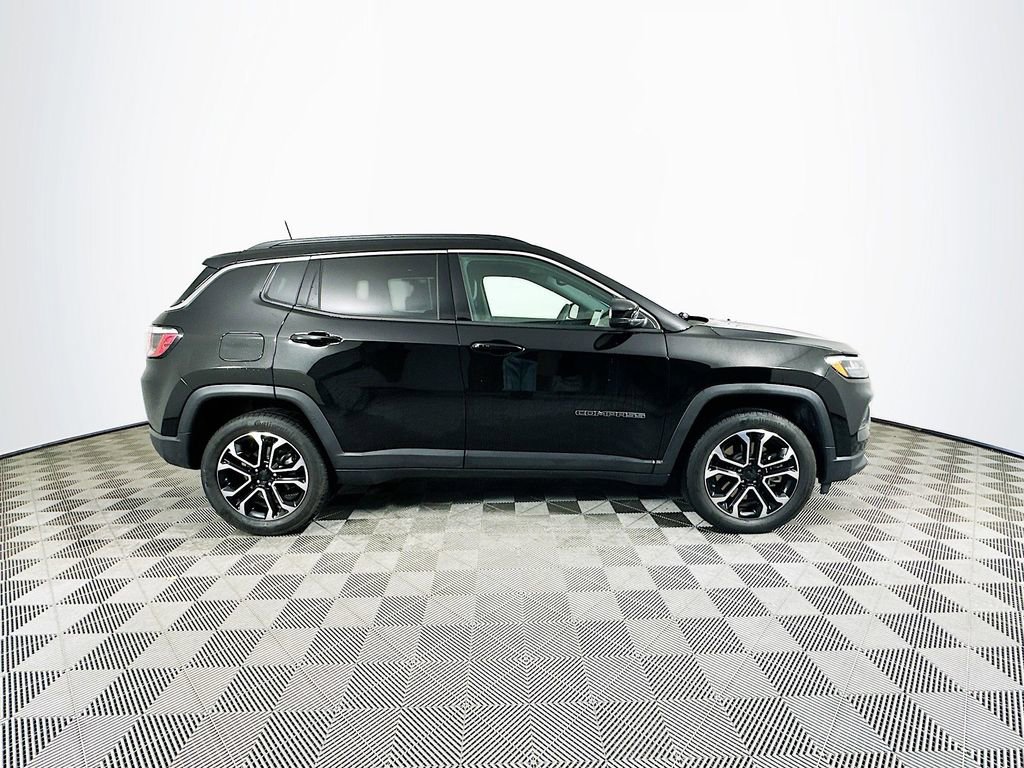 Used 2024 Jeep Compass Limited image 11
