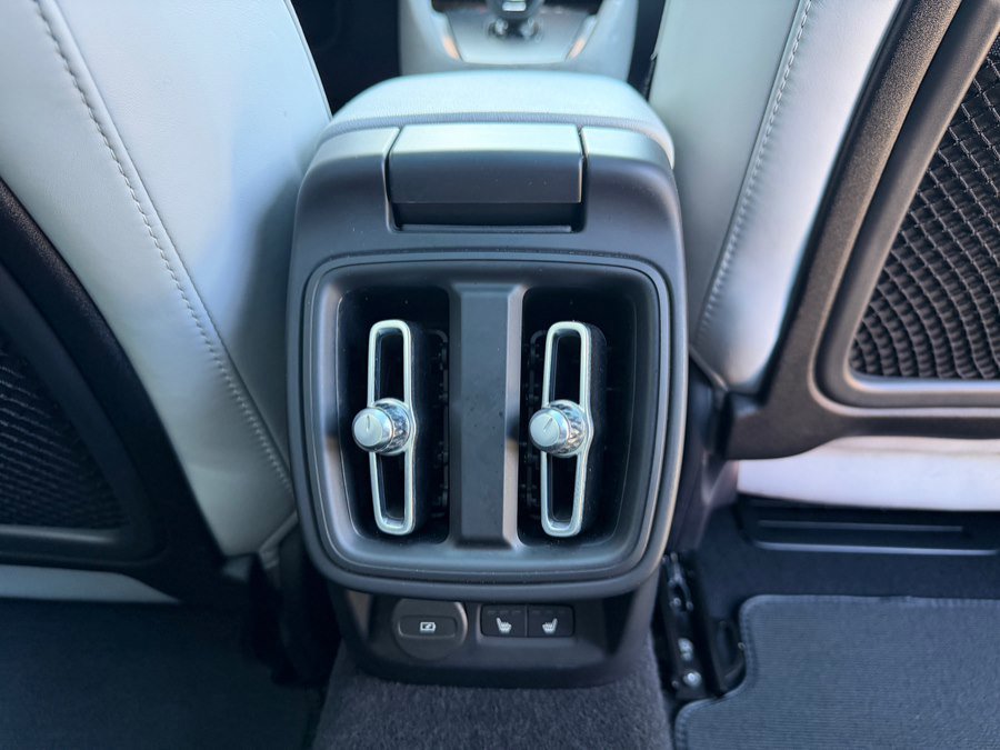 Used 2023 Polestar Polestar 2 w/ Pilot Pack image 39