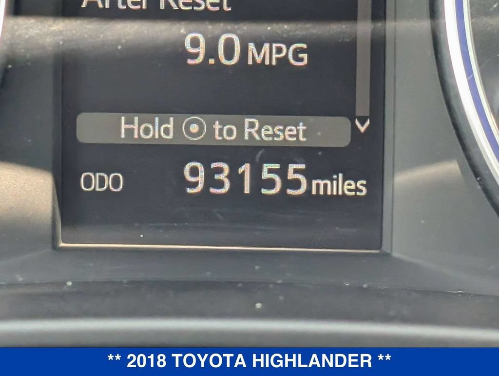 Used 2018 Toyota Highlander XLE w/ Carpet Mat Package (TMS) AWD/4WD image 23
