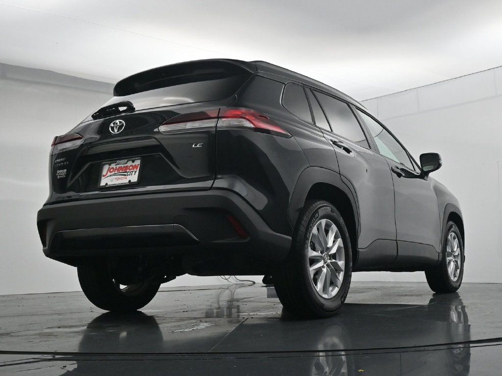 Used 2026 Toyota Corolla Cross LE FWD image 33