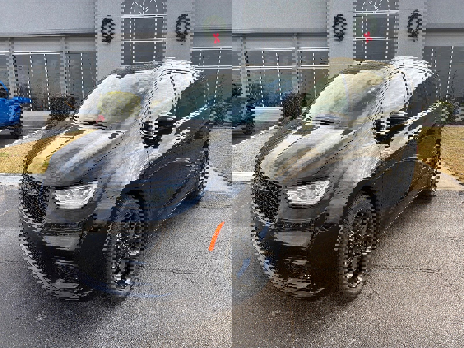 New 2026 Chrysler Pacifica Select image 2