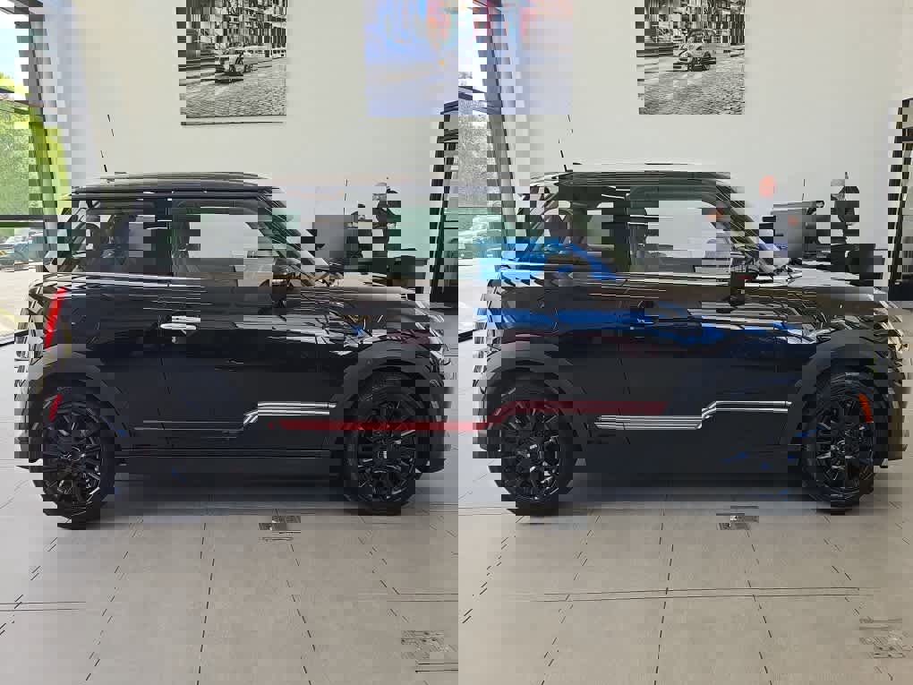 Certified 2023 MINI Cooper 2-Door Hardtop image 12