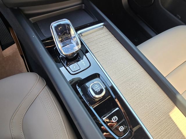 New 2026 Volvo XC60 B5 Plus w/ Protection Package image 18