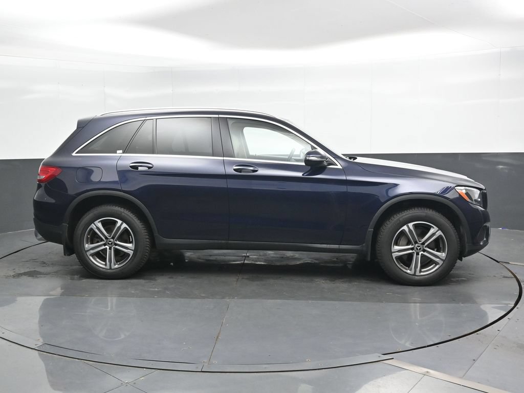 Used 2019 Mercedes-Benz GLC 300 4MATIC image 4