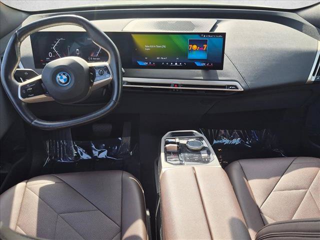 Certified 2024 BMW iX xDrive50 w/ Premium Package AWD/4WD image 19