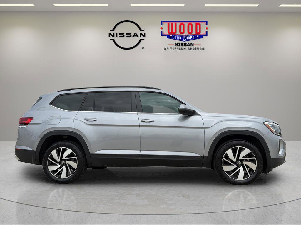 Used 2024 Volkswagen Atlas SE image 2