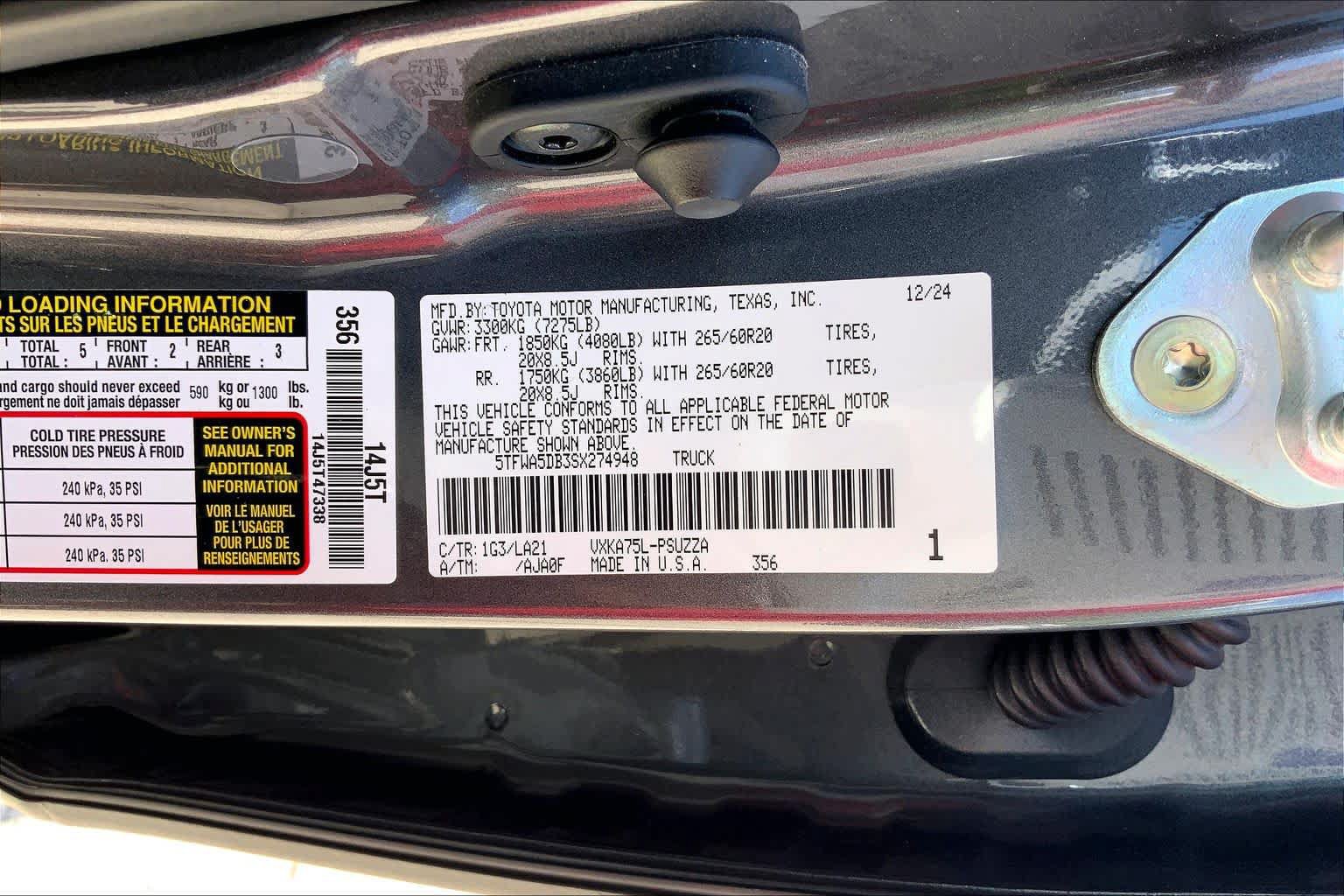 Used 2025 Toyota Tundra Platinum w/ TRD Off-Road Package AWD/4WD image 34