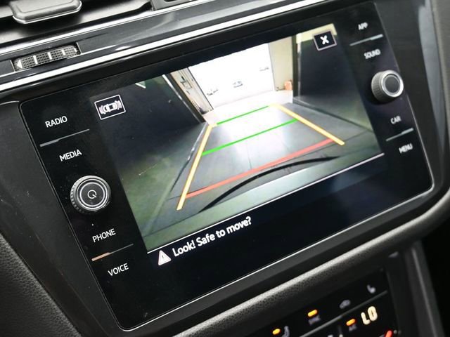 Used 2022 Volkswagen Tiguan SE image 32
