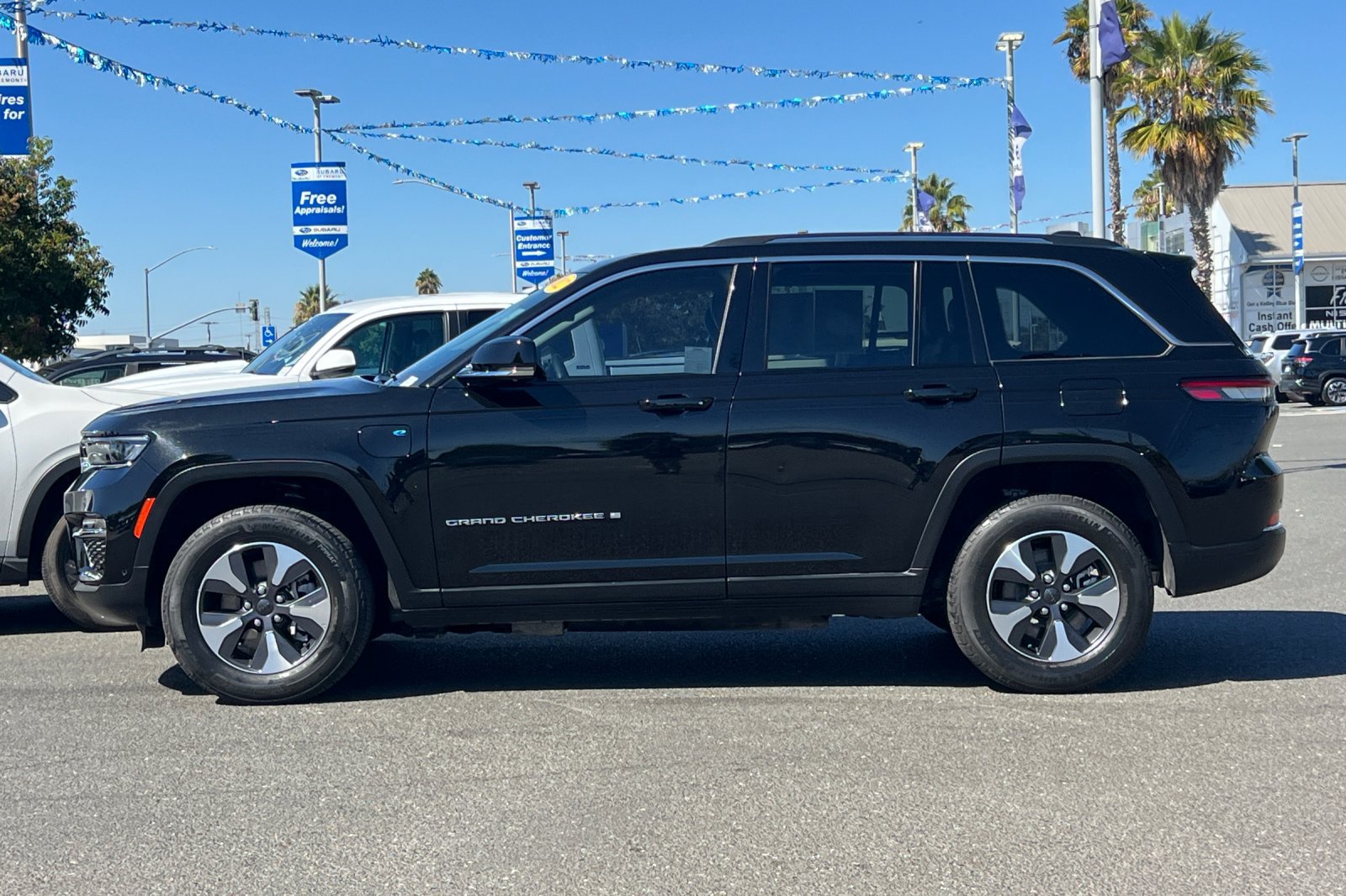 Used 2022 Jeep Grand Cherokee Limited 4xe w/ Luxury Tech Group II AWD/4WD image 7