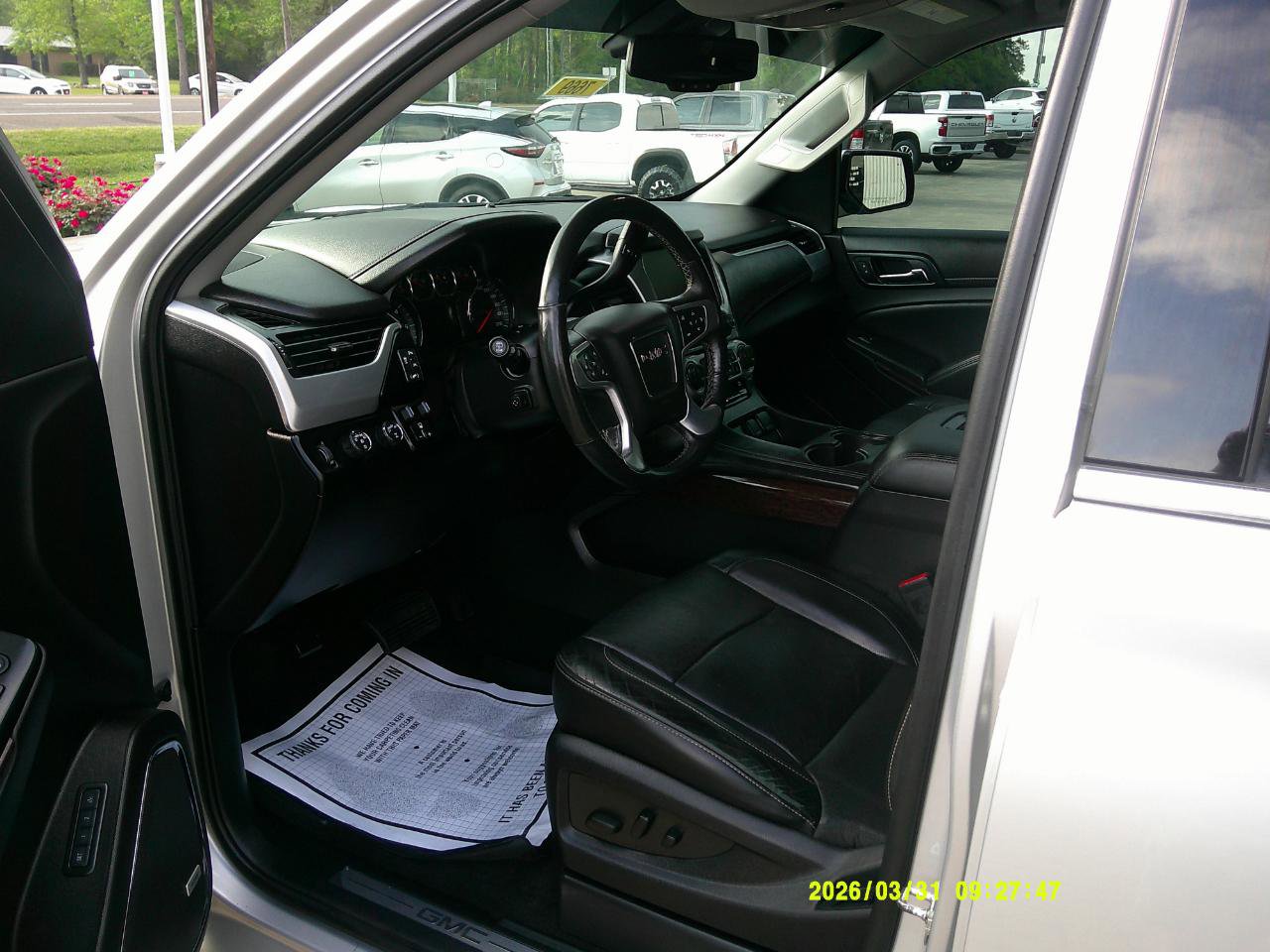 Used 2017 GMC Yukon XL SLT image 11