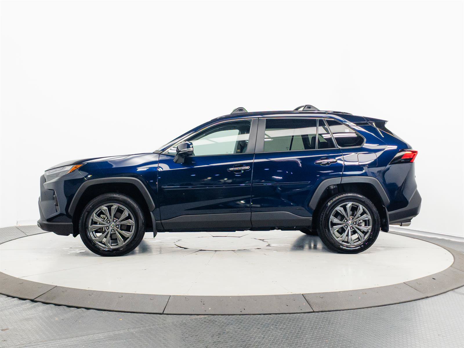Certified 2024 Toyota RAV4 Limited w/ Advanced Technology Package AWD/4WD image 10