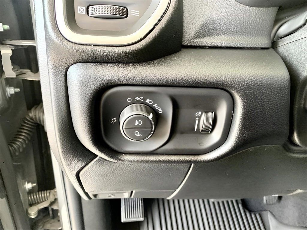 New 2026 RAM 2500 Big Horn AWD/4WD image 32