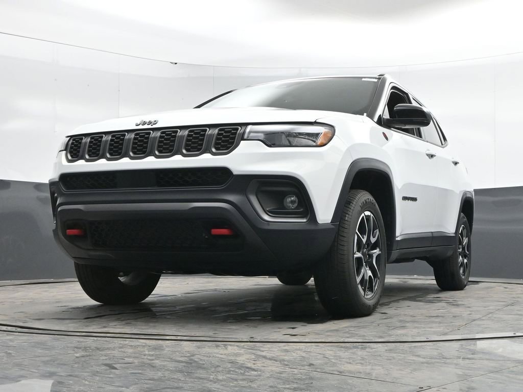 Used 2025 Jeep Compass Trailhawk image 48