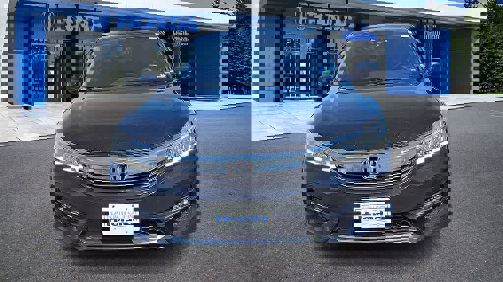 Used 2016 Honda Accord Touring image 3