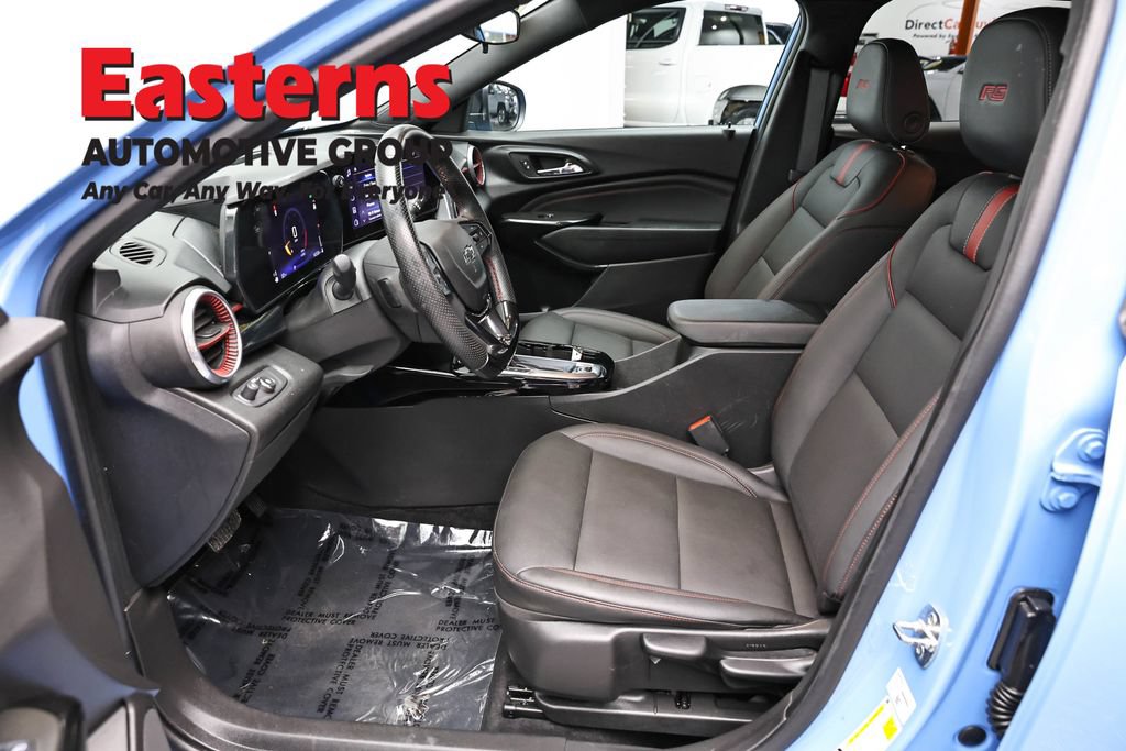 Used 2024 Chevrolet Trax RS w/ Driver Confidence Package FWD image 14