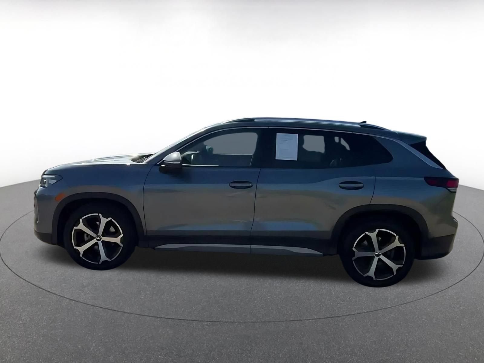 Used 2026 Volkswagen Tiguan SE FWD image 9