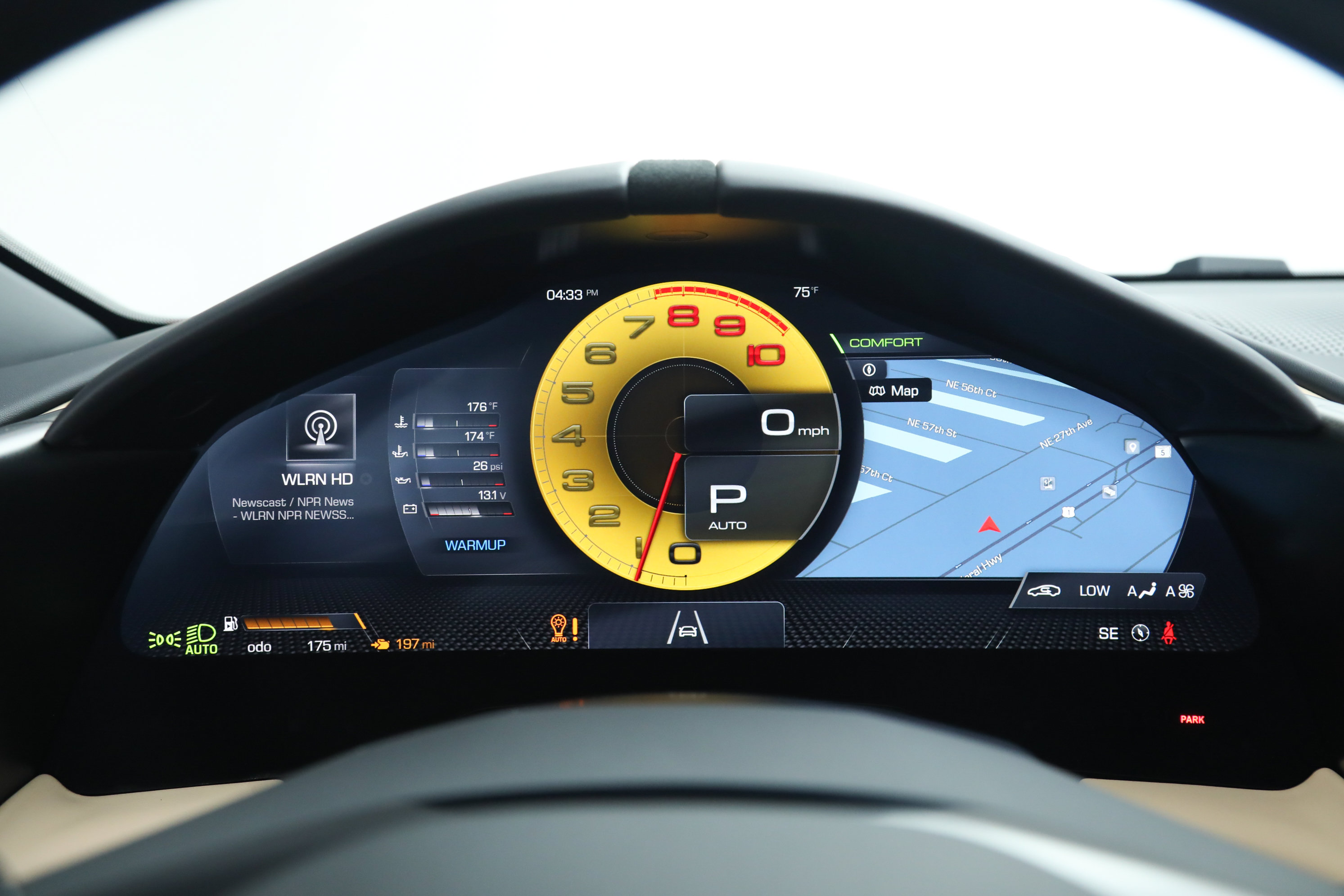 Certified 2025 Ferrari Roma Spider RWD image 32