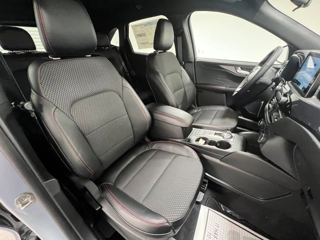Used 2024 Ford Escape ST-Line w/ Equipment Group 301A image 17