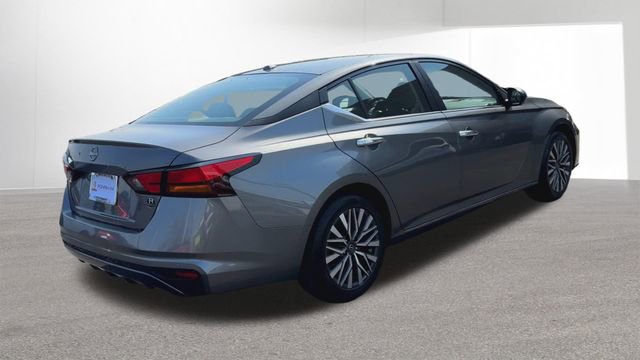 Used 2025 Nissan Altima 2.5 SV image 9