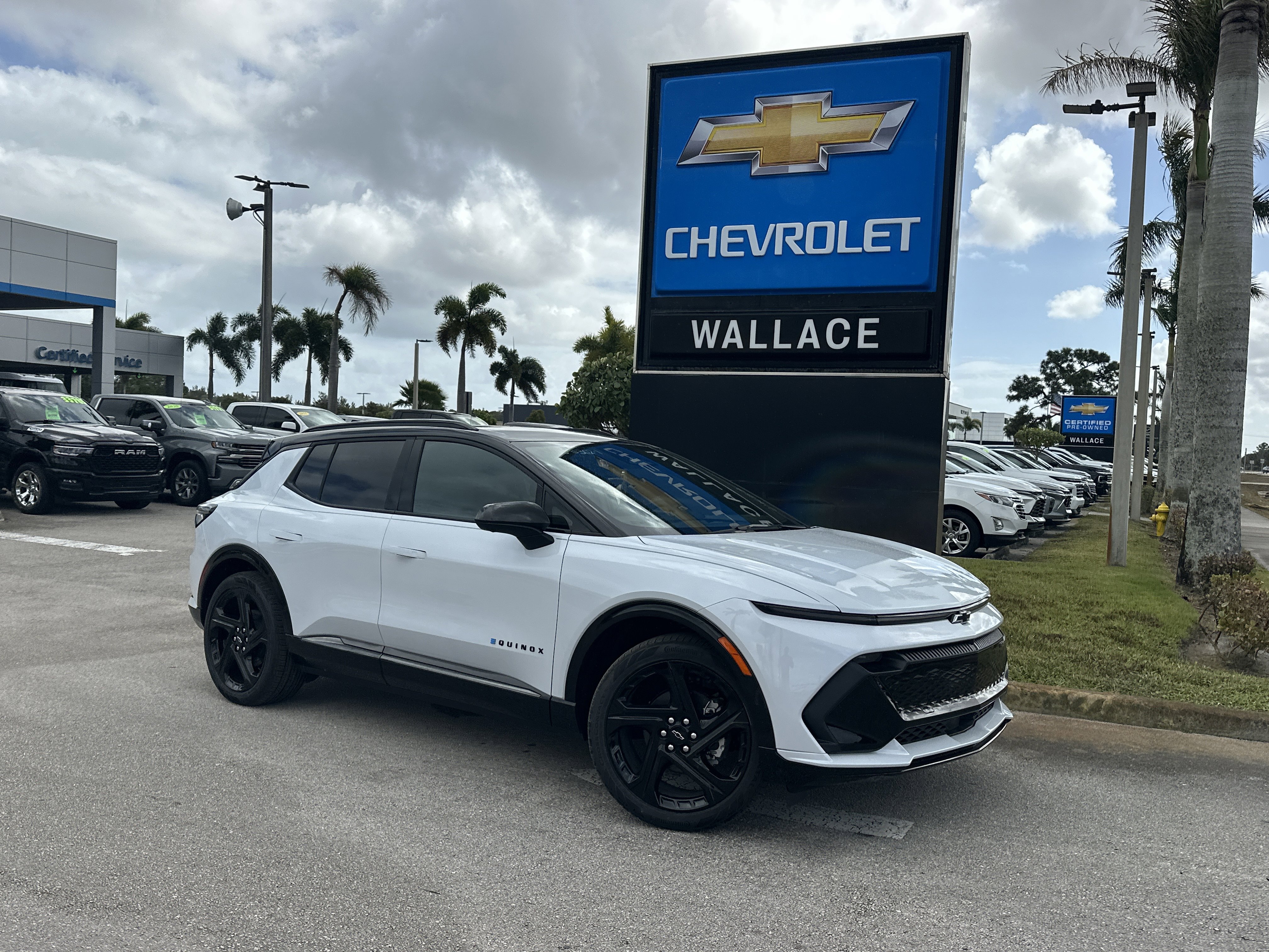 New 2026 Chevrolet Equinox EV RS image 1