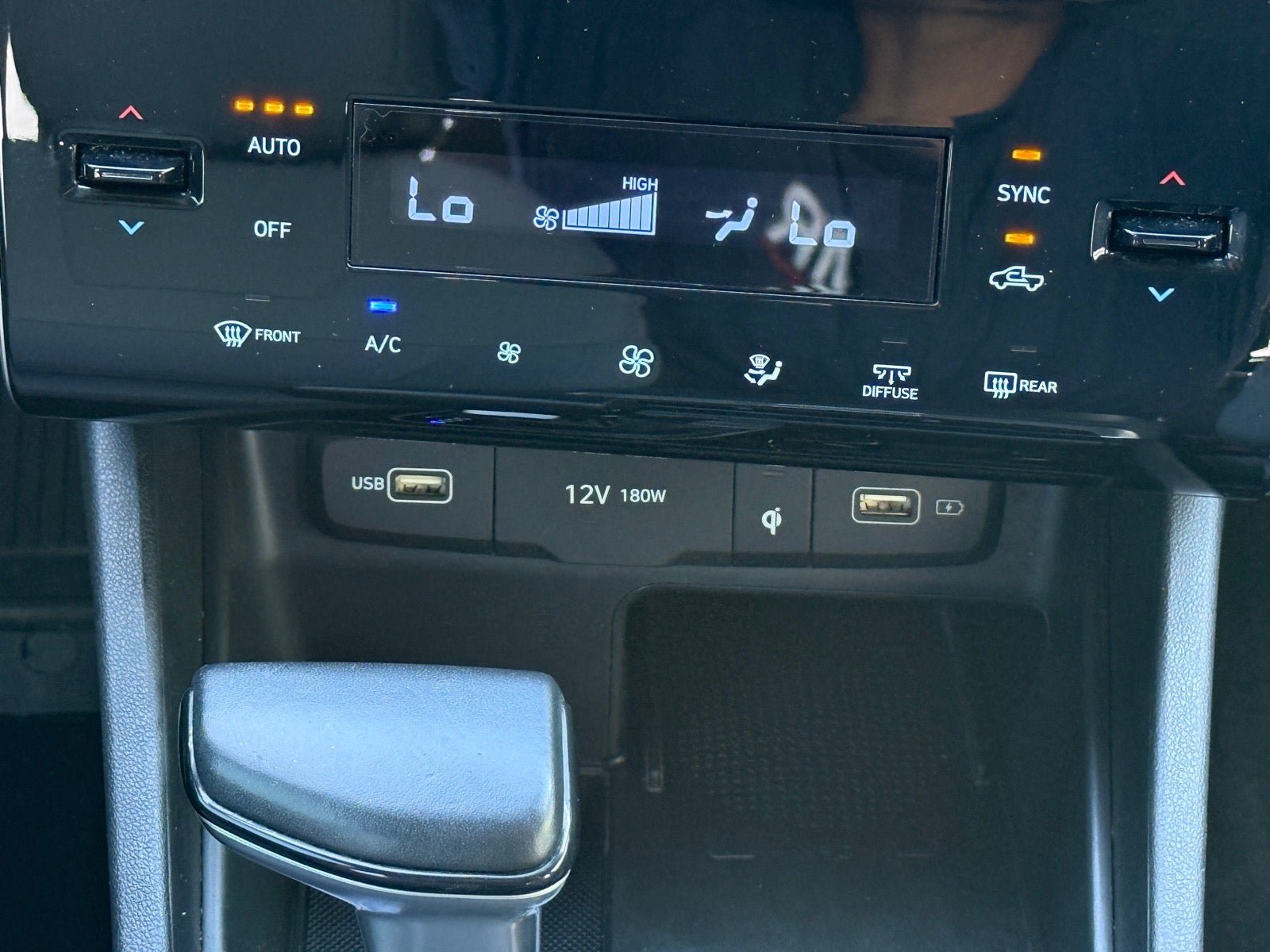 Used 2022 Hyundai Santa Cruz SEL Premium AWD/4WD image 24