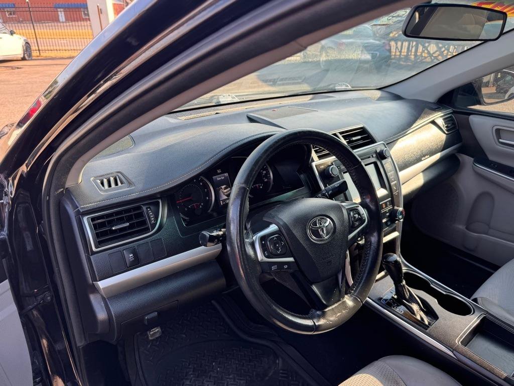 Used 2017 Toyota Camry SE FWD image 9