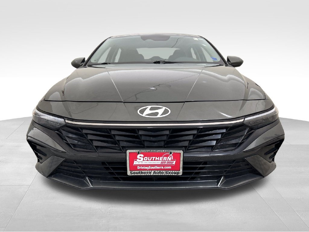 Used 2025 Hyundai Elantra SEL FWD image 9