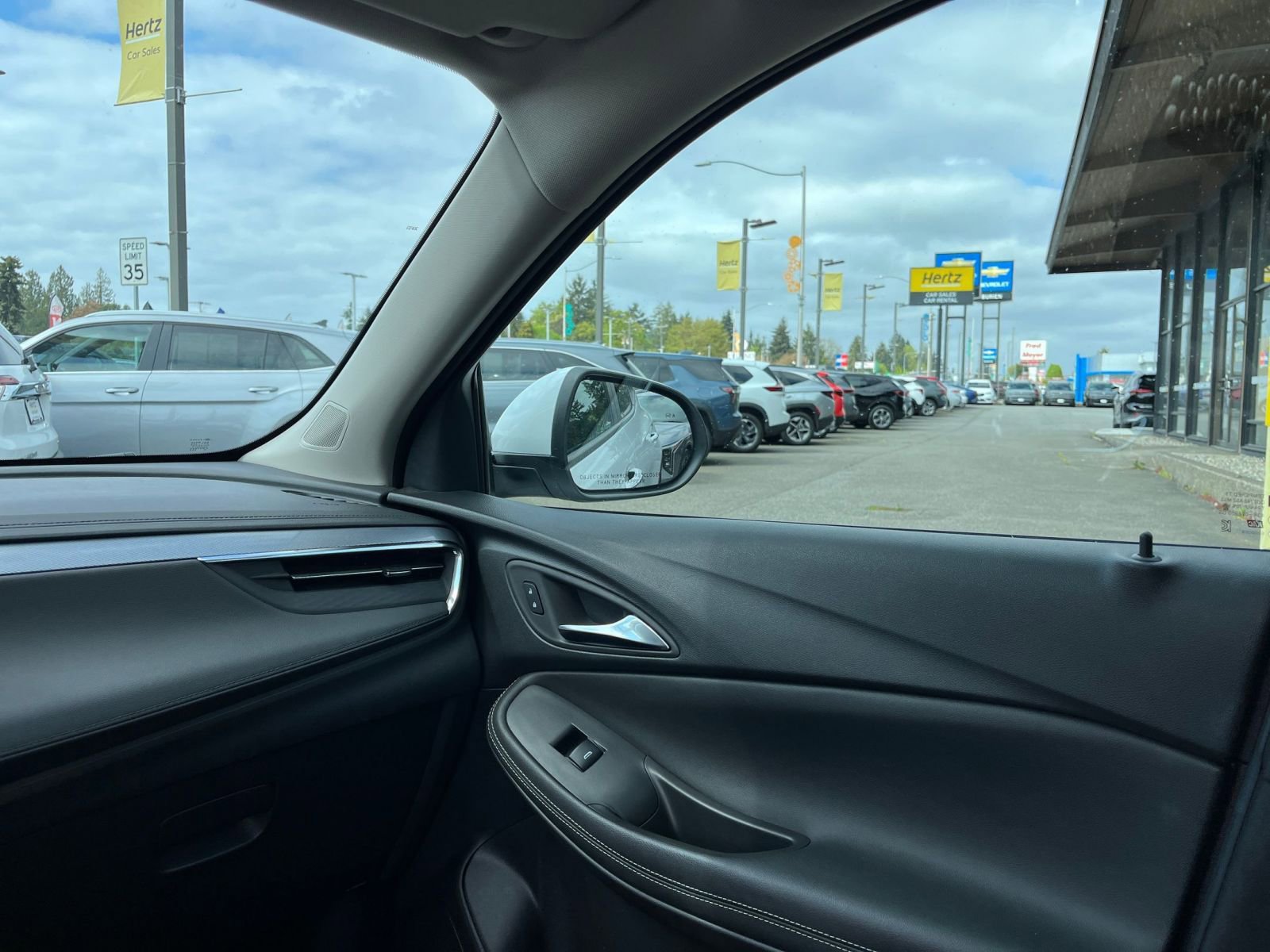 Used 2025 Buick Encore GX Preferred AWD/4WD image 36