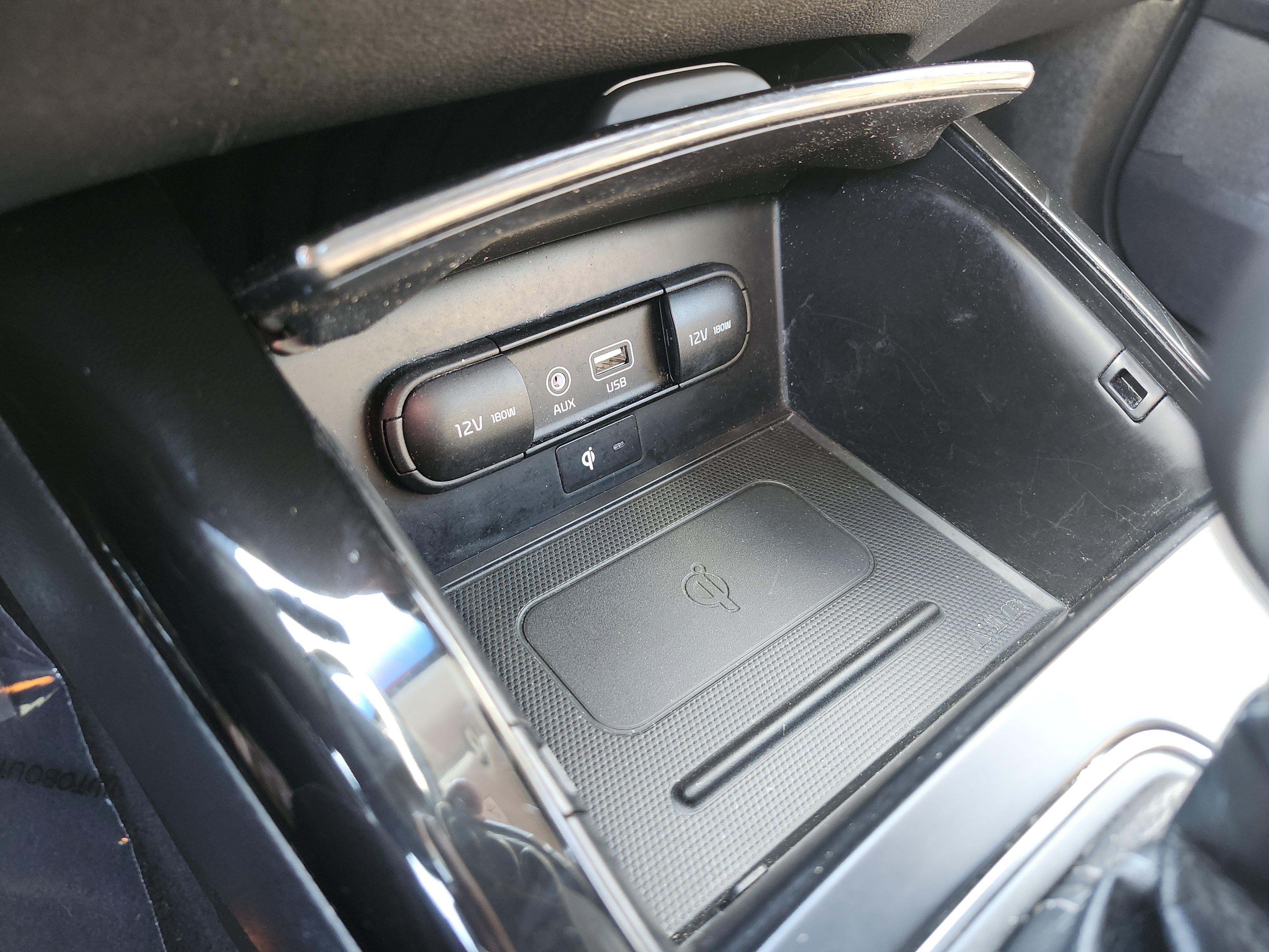 Used 2019 Kia Sorento SX image 11