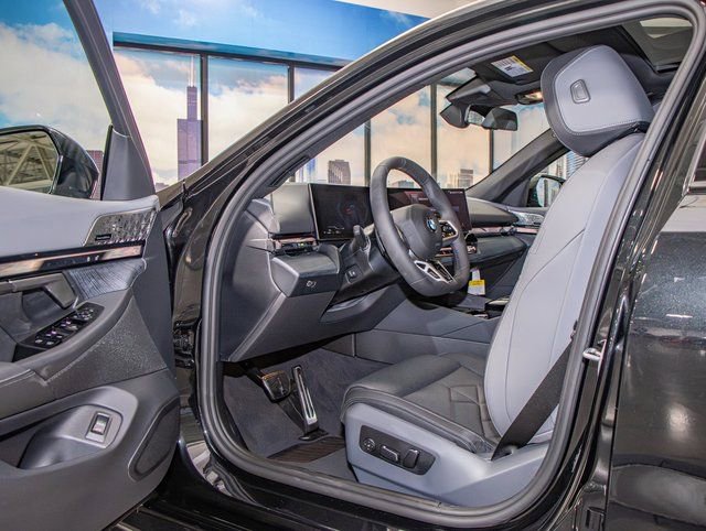 Used 2026 BMW 540i xDrive w/ Executive Package image 13