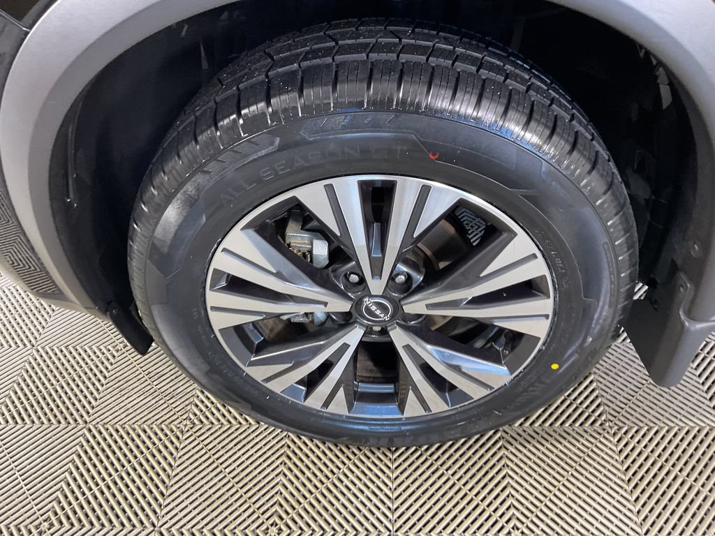 Used 2023 Nissan Rogue SV AWD/4WD image 5