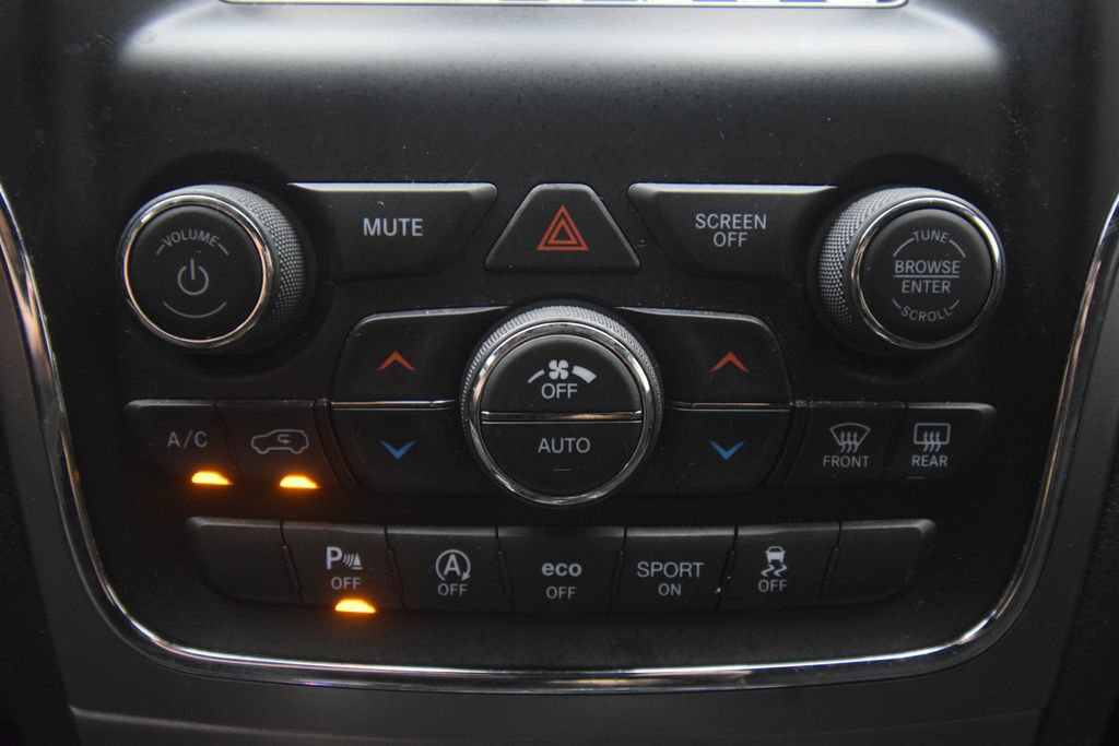 Used 2020 Jeep Grand Cherokee Laredo w/ Security & Convenience Group AWD/4WD image 34