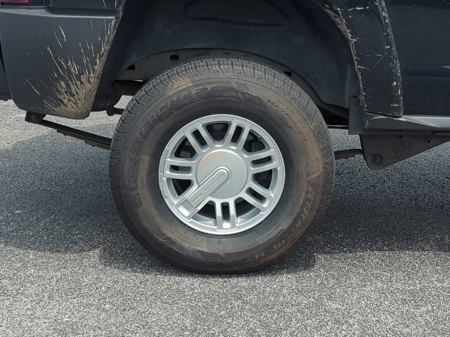 Used 2009 HUMMER H3 w/ Chrome Appearance Package AWD/4WD image 32