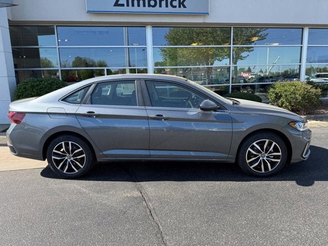 New 2026 Volkswagen Jetta SE FWD image 2